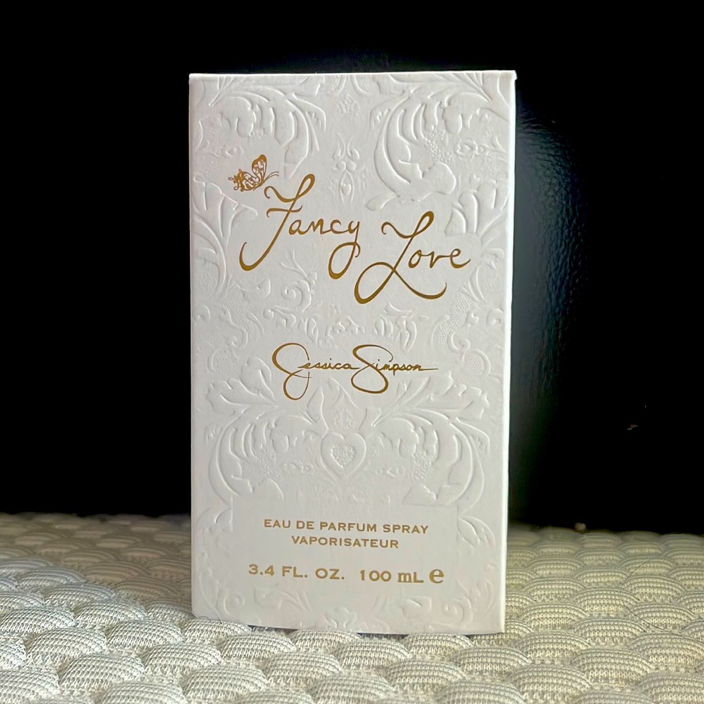Jessica Simpson Fancy Love Parfum Spray ⭐️🤍🤎